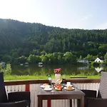 アパート Altes Faehrhaus An Der Mosel Anno1633 トラーベン・トラールバッハ