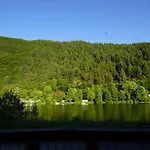 Altes Faehrhaus An Der Mosel Anno1633 * トラーベン・トラールバッハ