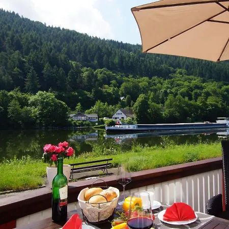 Apartment Altes Faehrhaus An Der Mosel Anno1633 Traben-Trarbach
