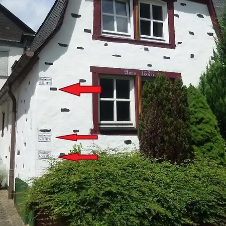 Altes Faehrhaus An Der Mosel Anno1633 Traben-Trarbach