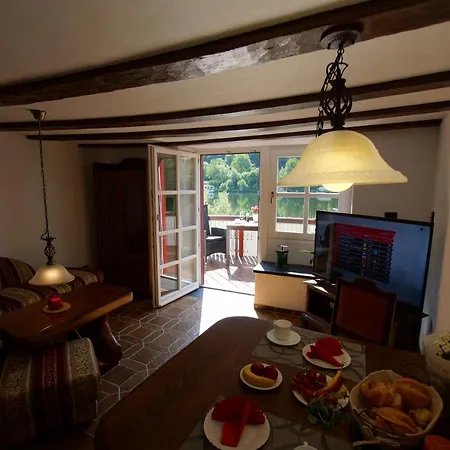 Altes Faehrhaus An Der Mosel Anno1633 Apartment
