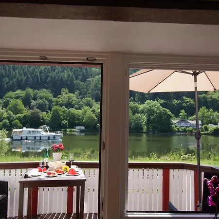 Altes Faehrhaus An Der Mosel Anno1633 *