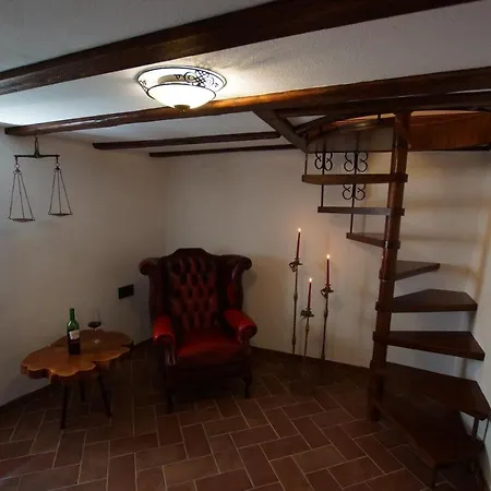 Altes Faehrhaus An Der Mosel Anno1633 Apartamento *