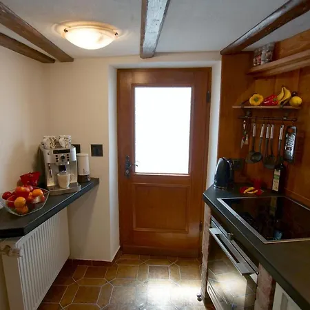 Altes Faehrhaus An Der Mosel Anno1633 Traben-Trarbach