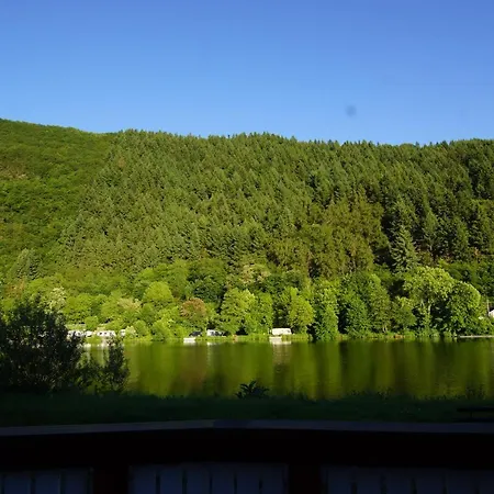 Altes Faehrhaus An Der Mosel Anno1633 * Трабен-Трарбах