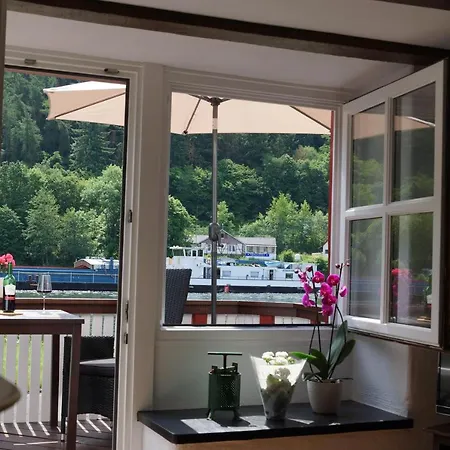 Altes Faehrhaus An Der Mosel Anno1633 Apartment