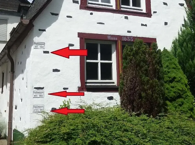 Altes Faehrhaus An Der Mosel Anno1633 Traben-Trarbach