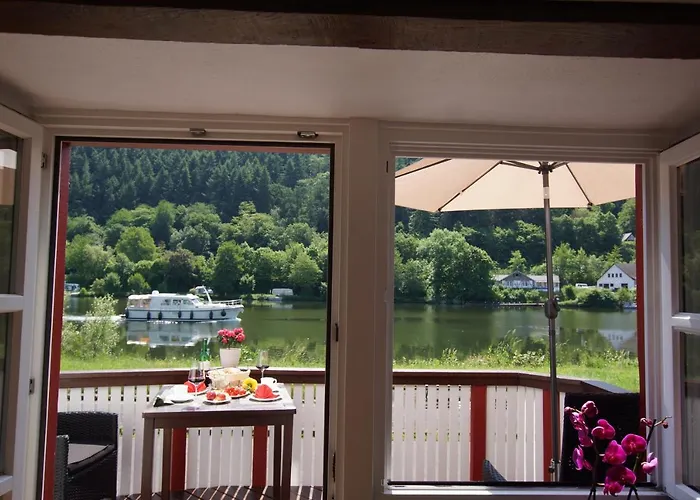 Altes Faehrhaus An Der Mosel Anno1633 *